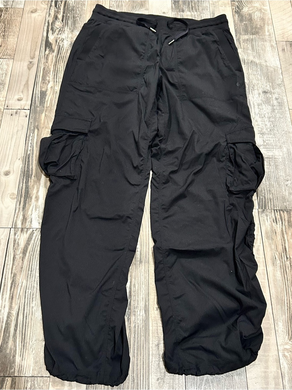 Lululemon Dance Studio Relaxed Fit Mid Rise Cargo Pant - Picture 2 of 7